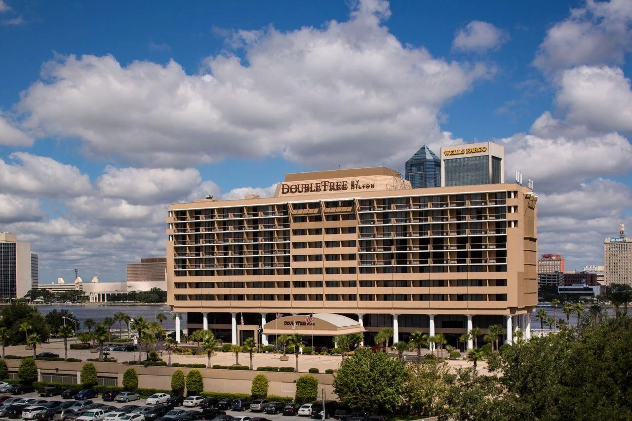 DoubleTree Jacksonville Riverfront: A Practical Riverfront Base for Downtown Access