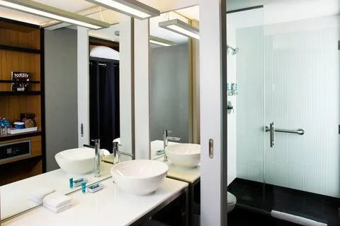 Aloft Cleveland Downtown gallery image