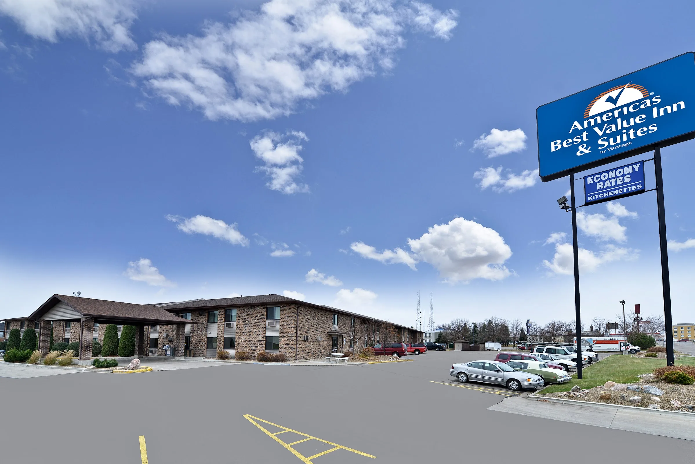 Americas Best Value Inn & Suites Bismarck gallery image
