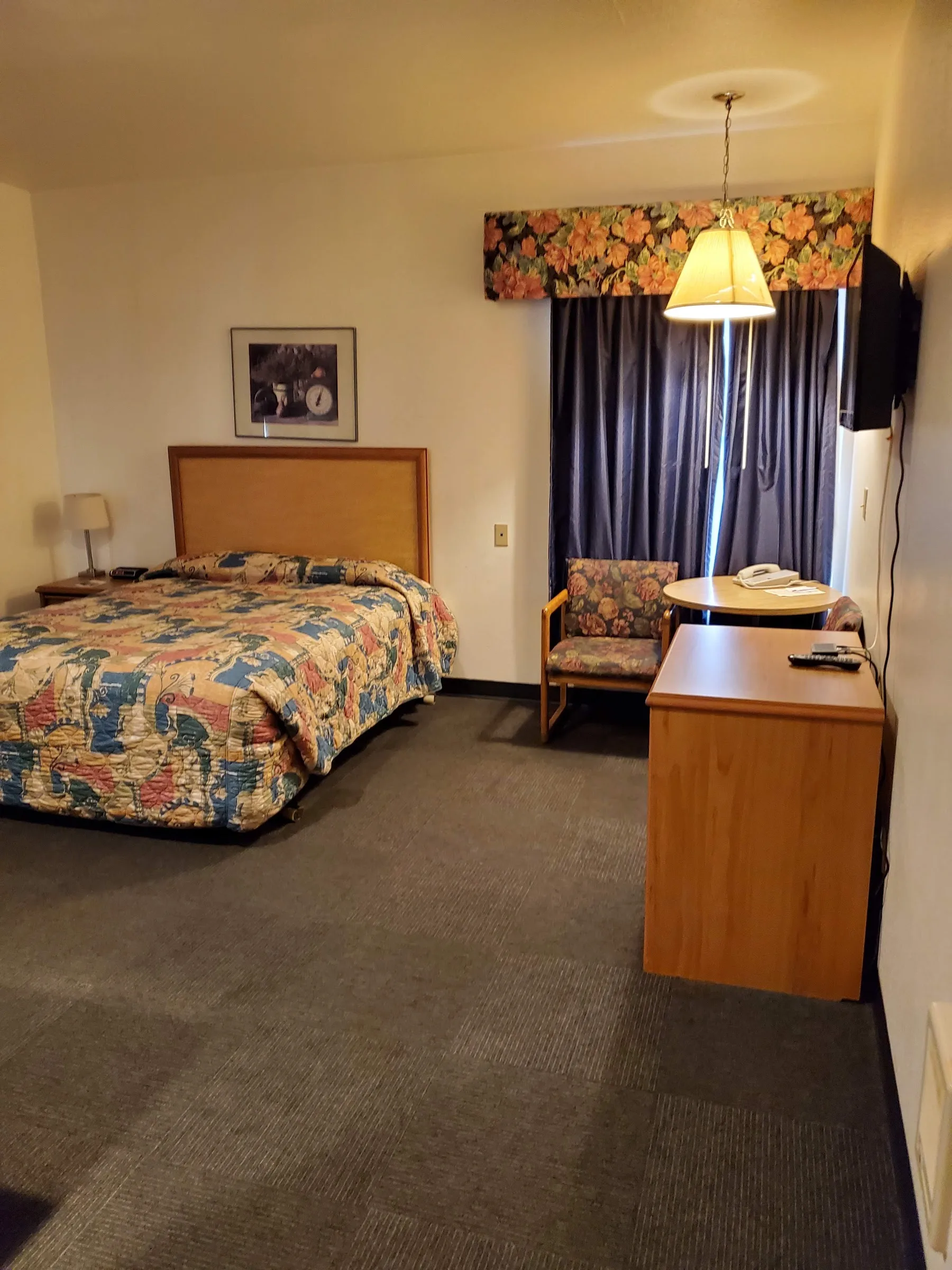 Apple Tree Inn Spokane gallery image