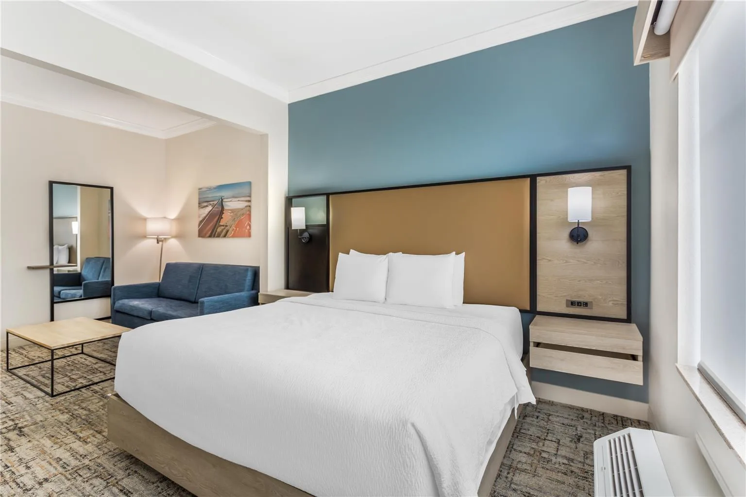 Best Western Plus Airport Inn & Suites gallery image