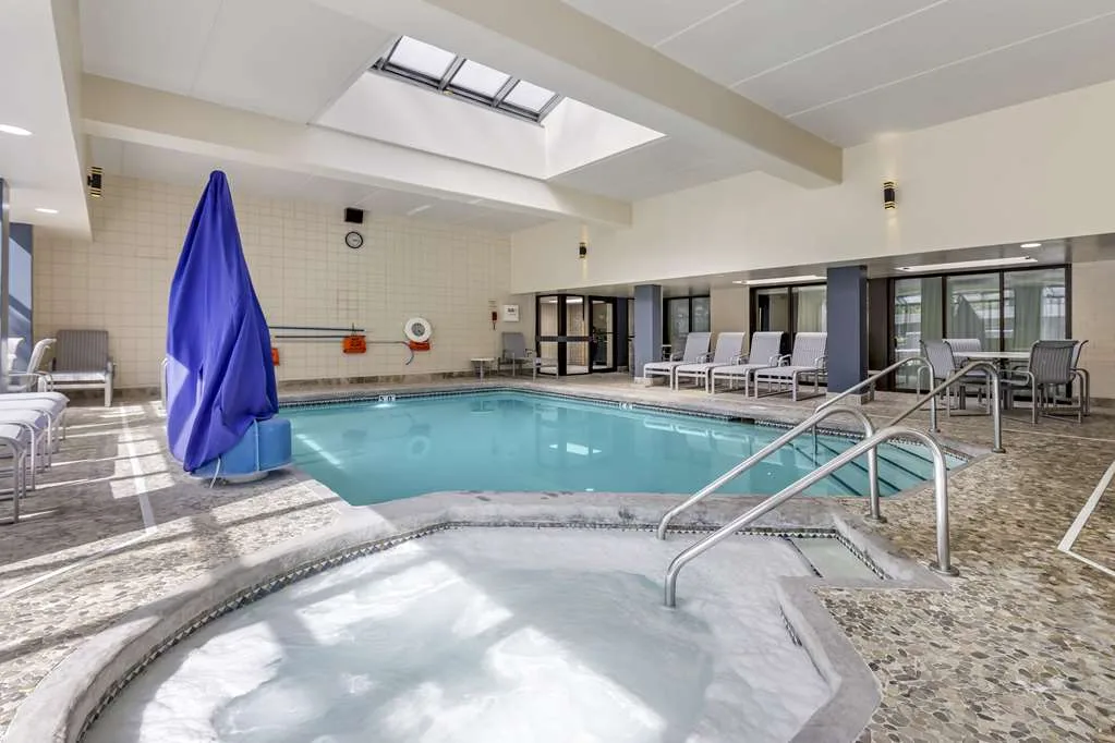 Best Western Plus InnTowner Madison gallery image