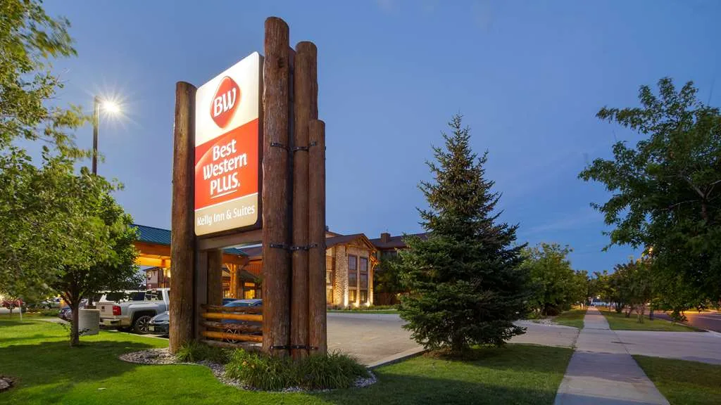 Best Western Plus Kelly Inn & Suites indoor pool