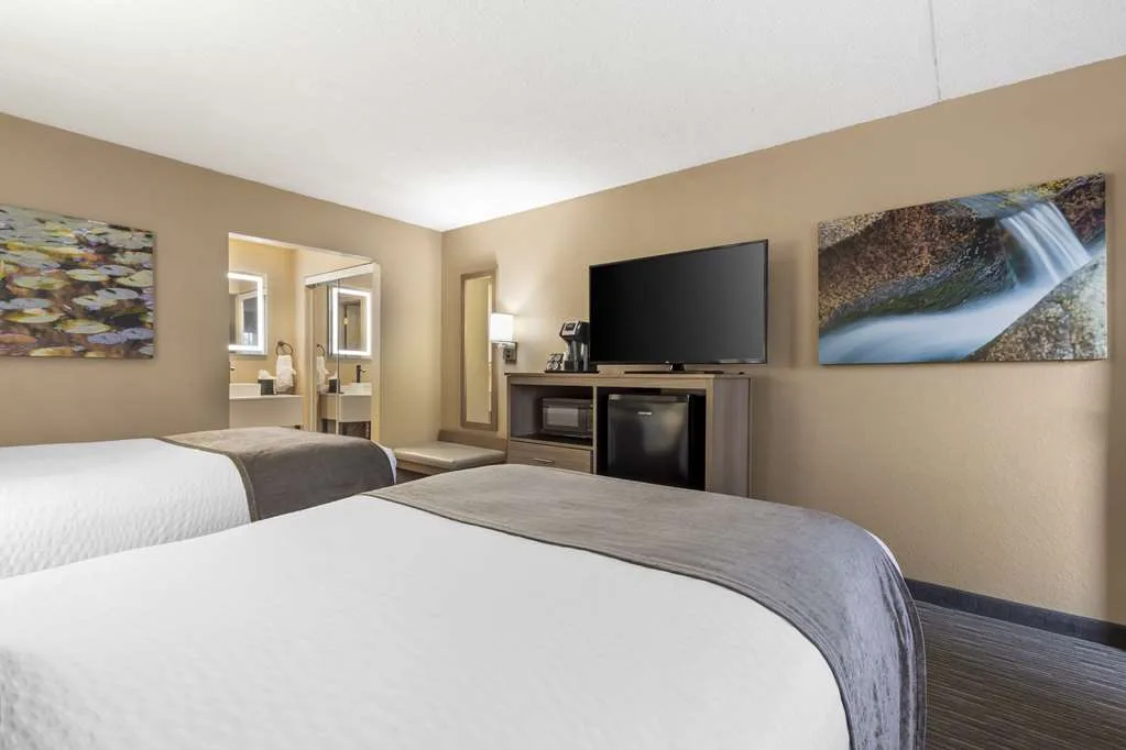 Best Western Plus Landing View Inn & Suites gallery image