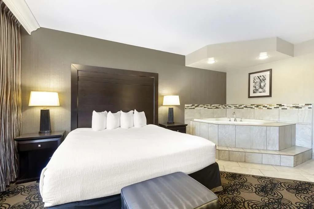 Best Western Plus Midwest Inn gallery image