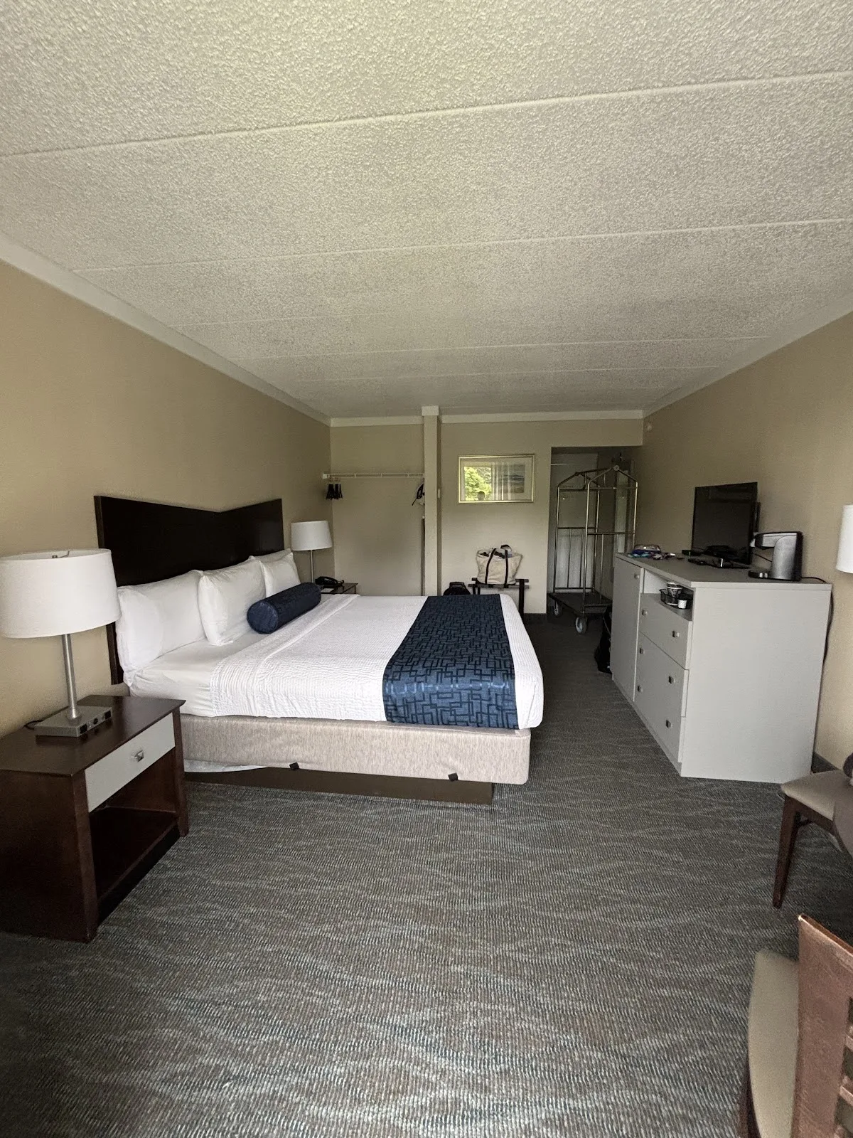 Breakers Hotel & Suites gallery image