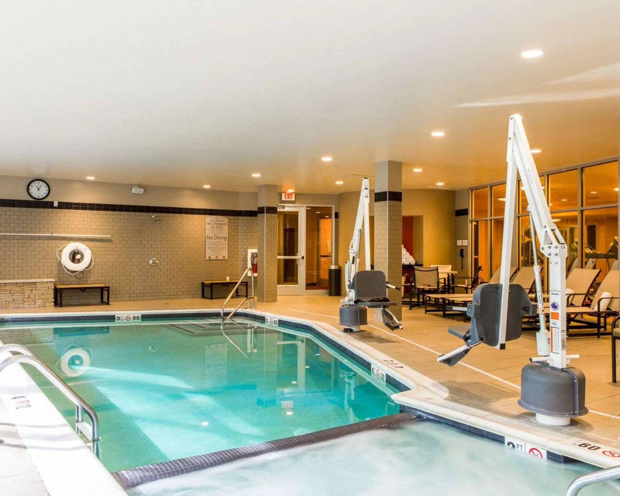 Cambria Hotel Traverse City gallery image