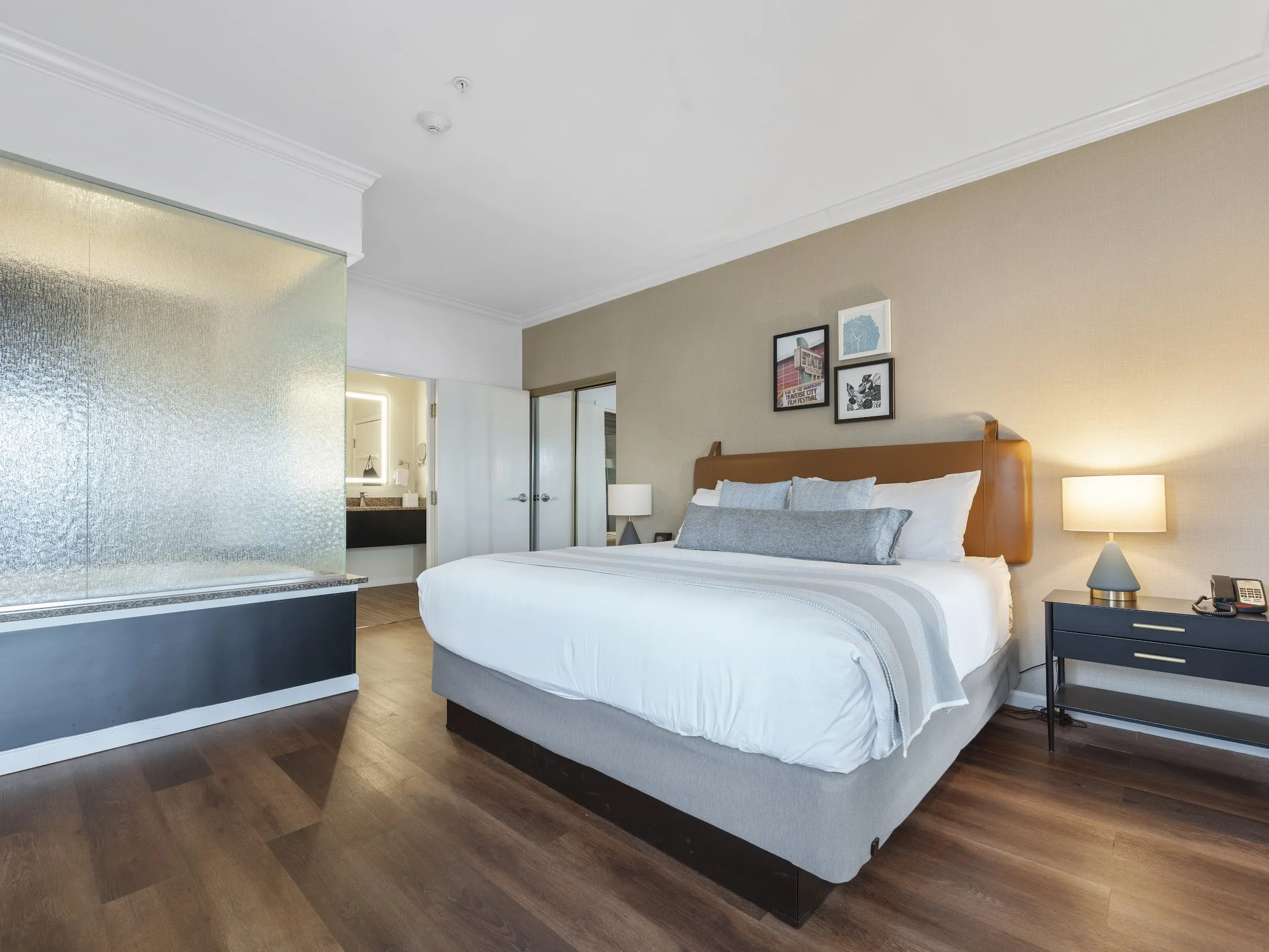 Cherry Tree Inn & Suites gallery image