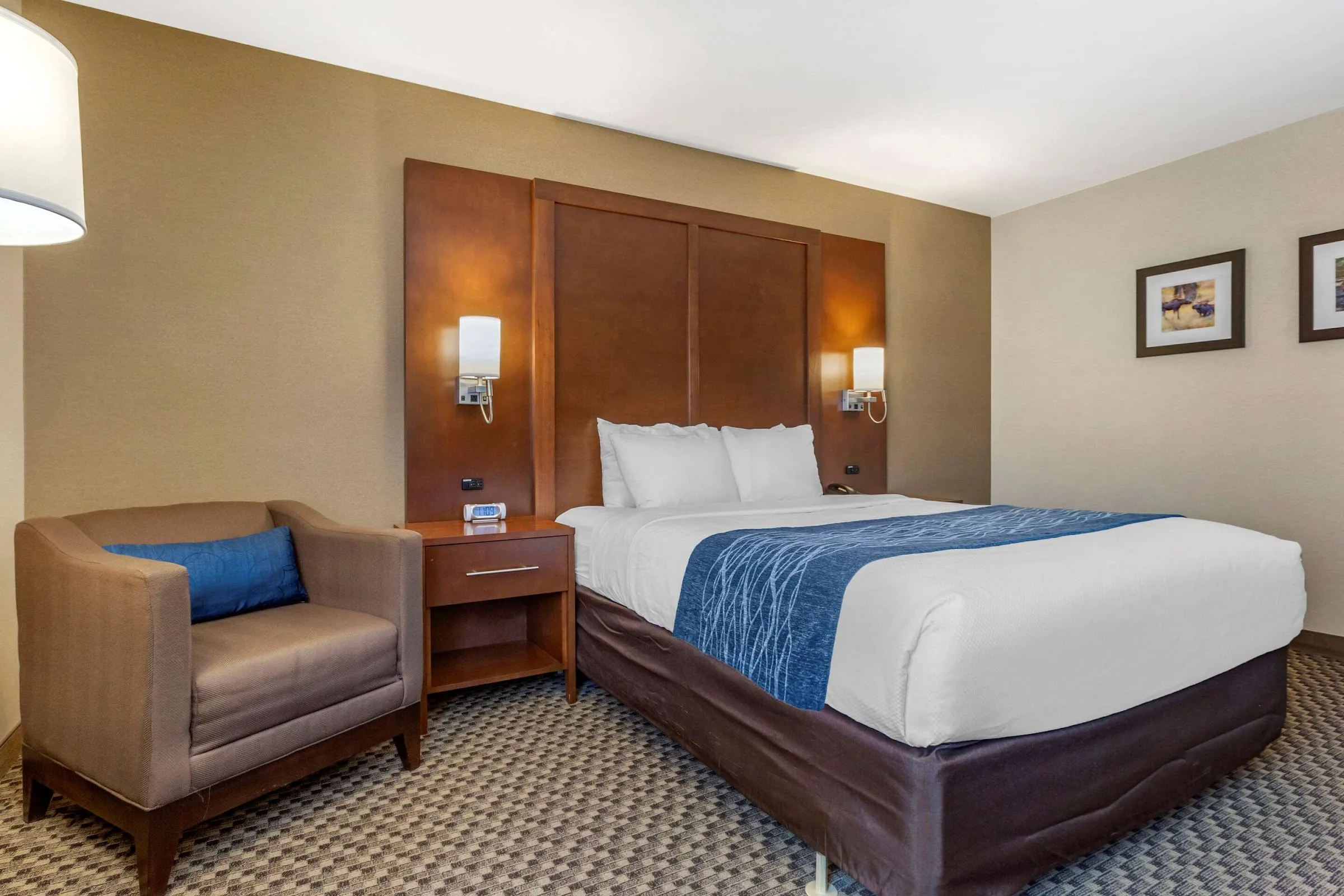 Comfort Inn at Buffalo Bill Village Resort gallery image