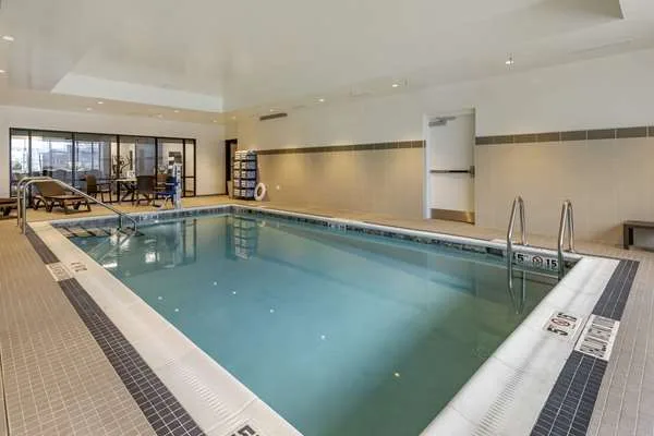 Comfort Inn & Suites Pittsburgh-Northshore gallery image