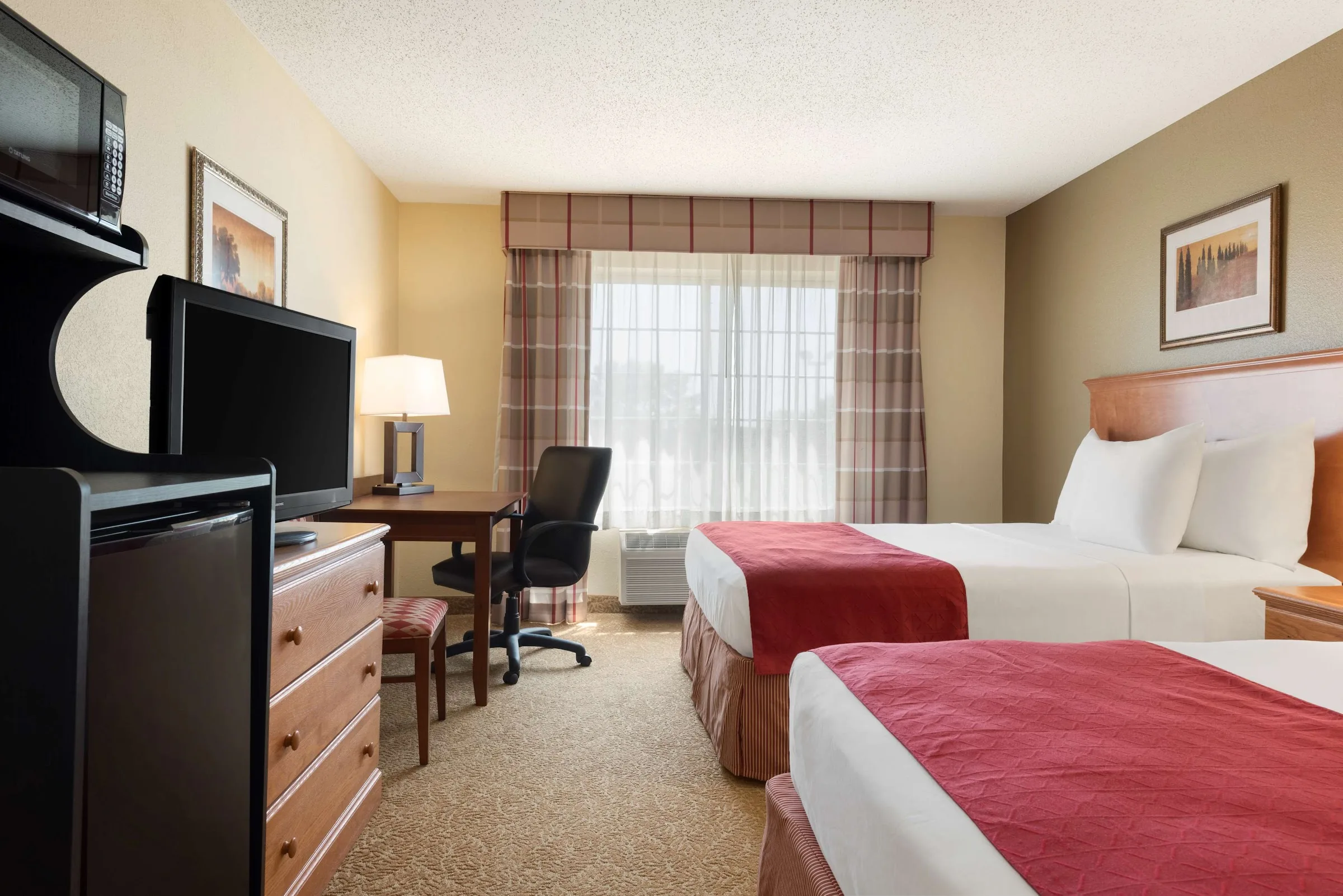 Country Inn & Suites by Radisson, Davenport - Quad Cities gallery image