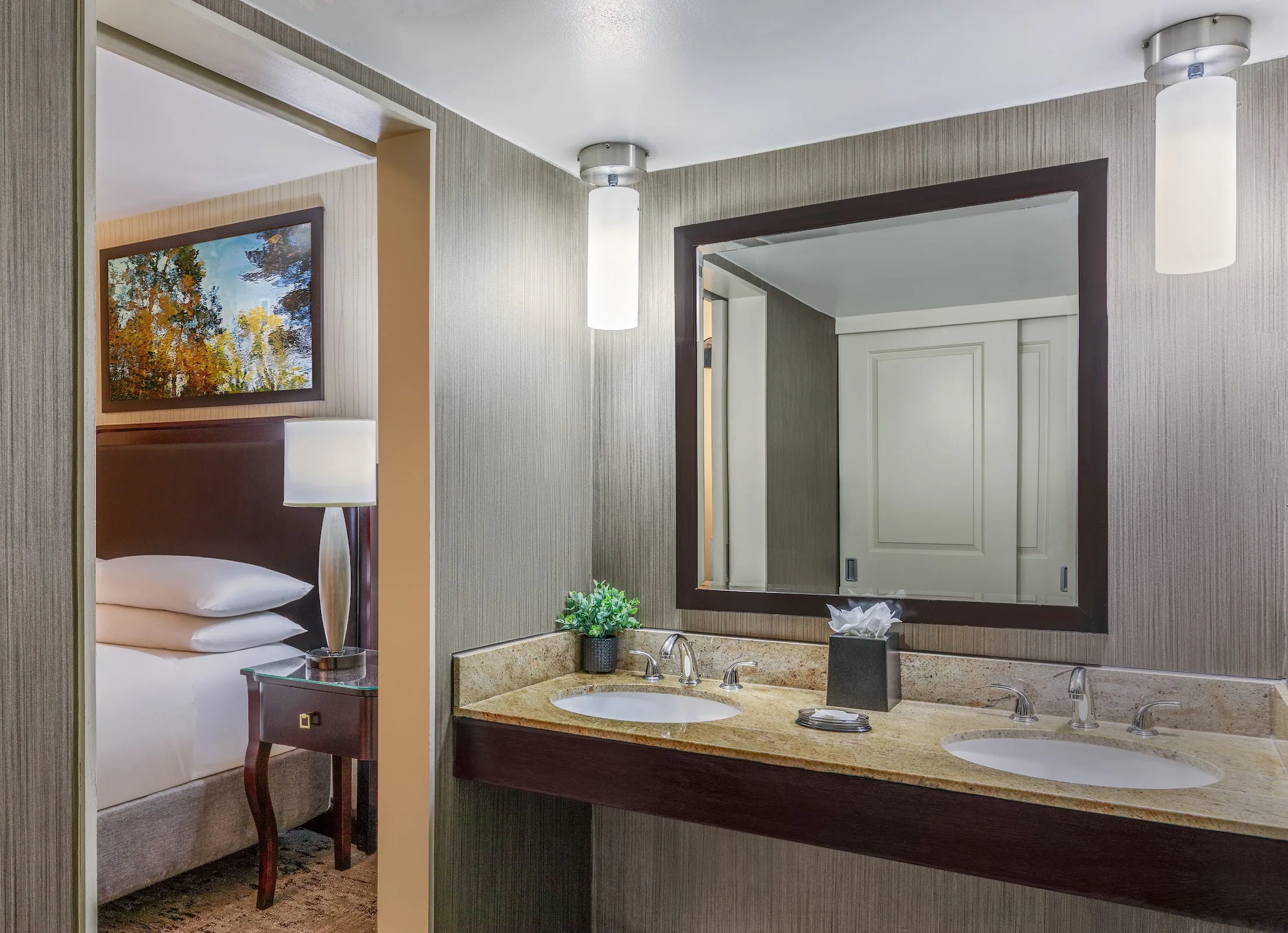 Courtland Grand Hotel gallery image