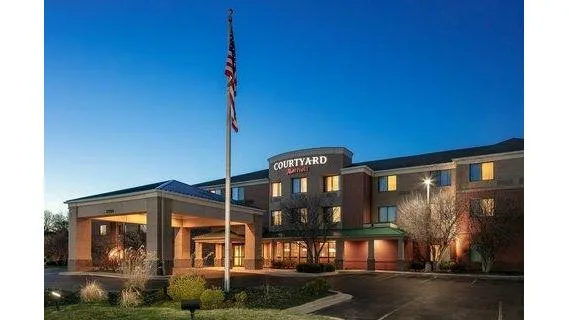 Courtyard by Marriott Kansas City Shawnee