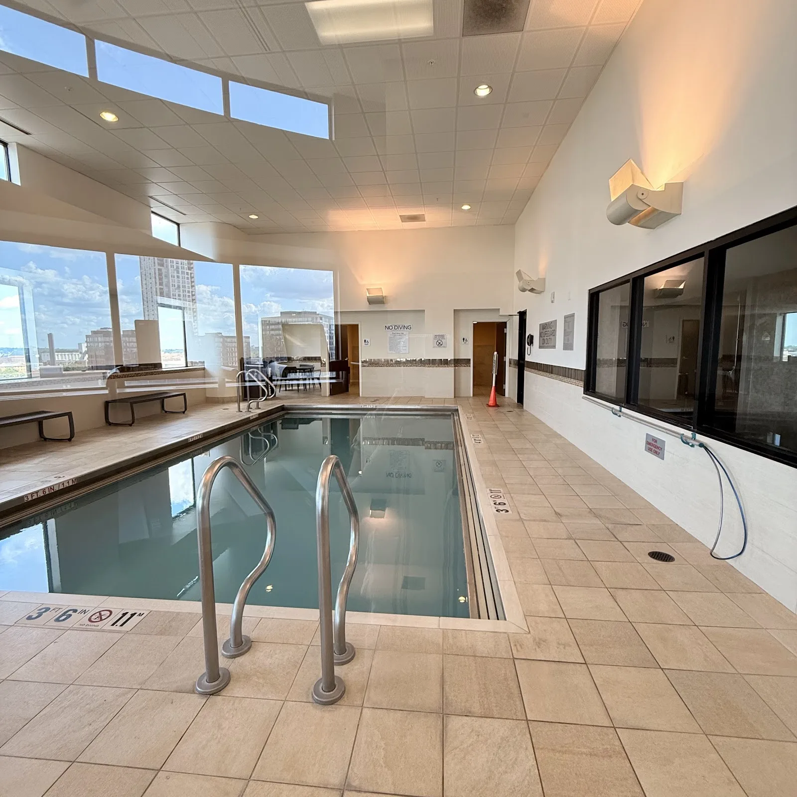 Courtyard by Marriott Minneapolis Downtown gallery image