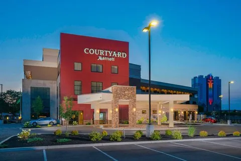 Courtyard by Marriott Niagara Falls, USA gallery image