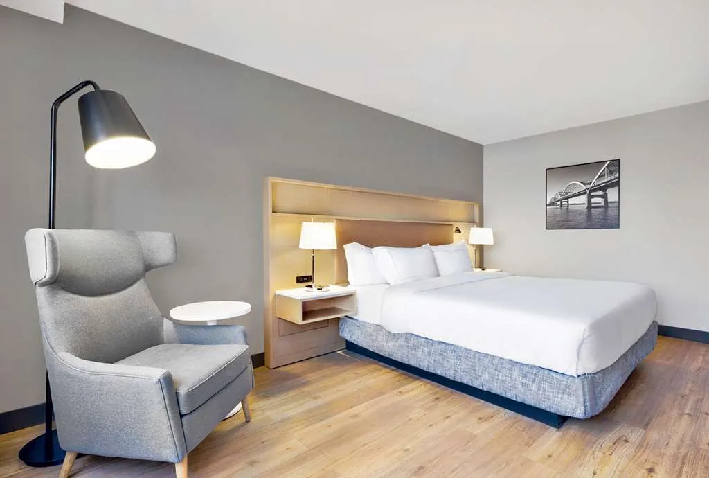 DoubleTree by Hilton Davenport gallery image