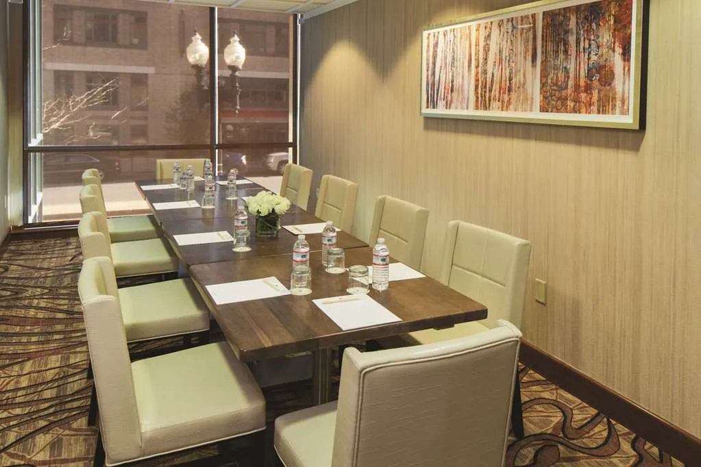 DoubleTree by Hilton Hotel Boston - Downtown gallery image