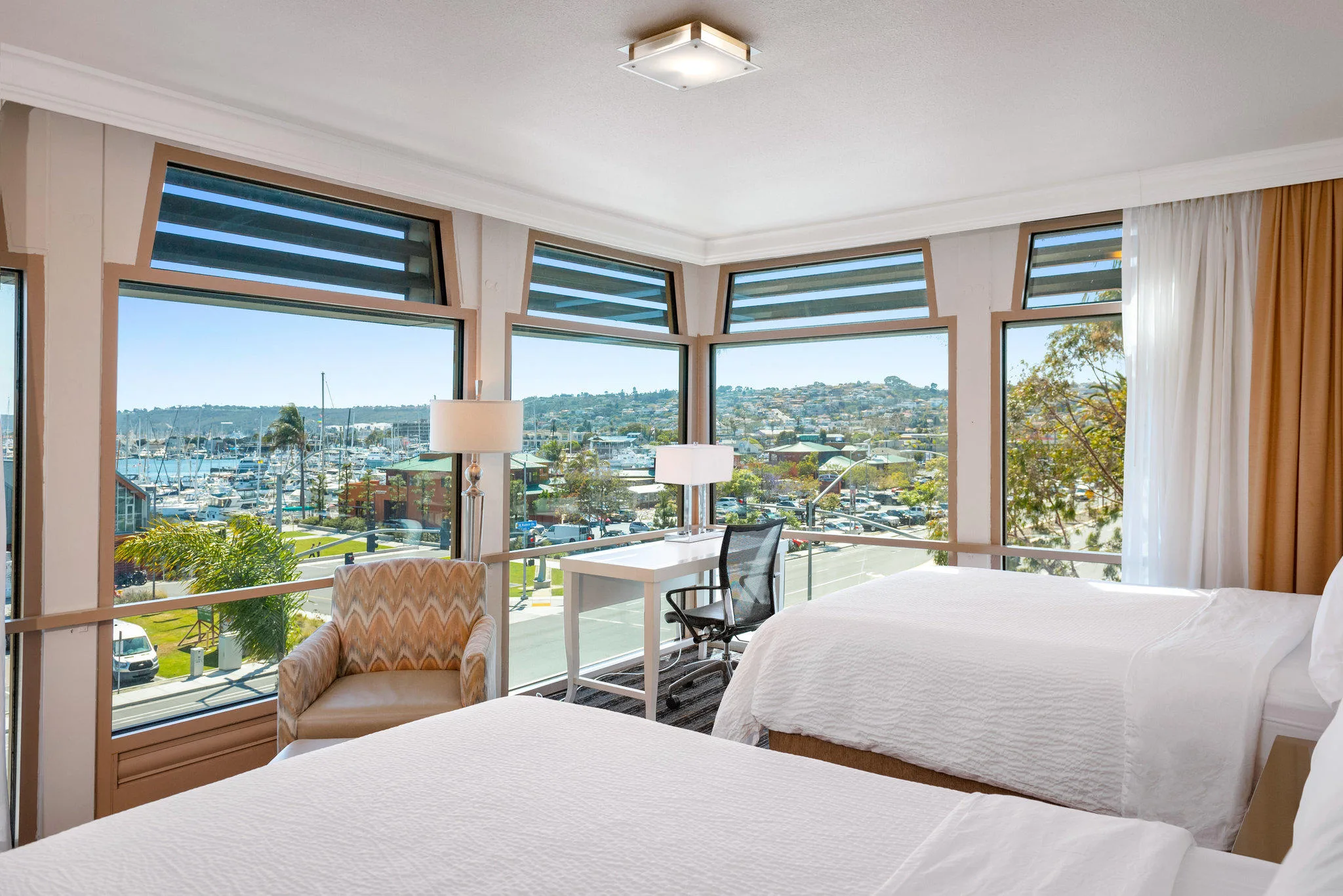 DoubleTree by Hilton San Diego Bayside gallery image