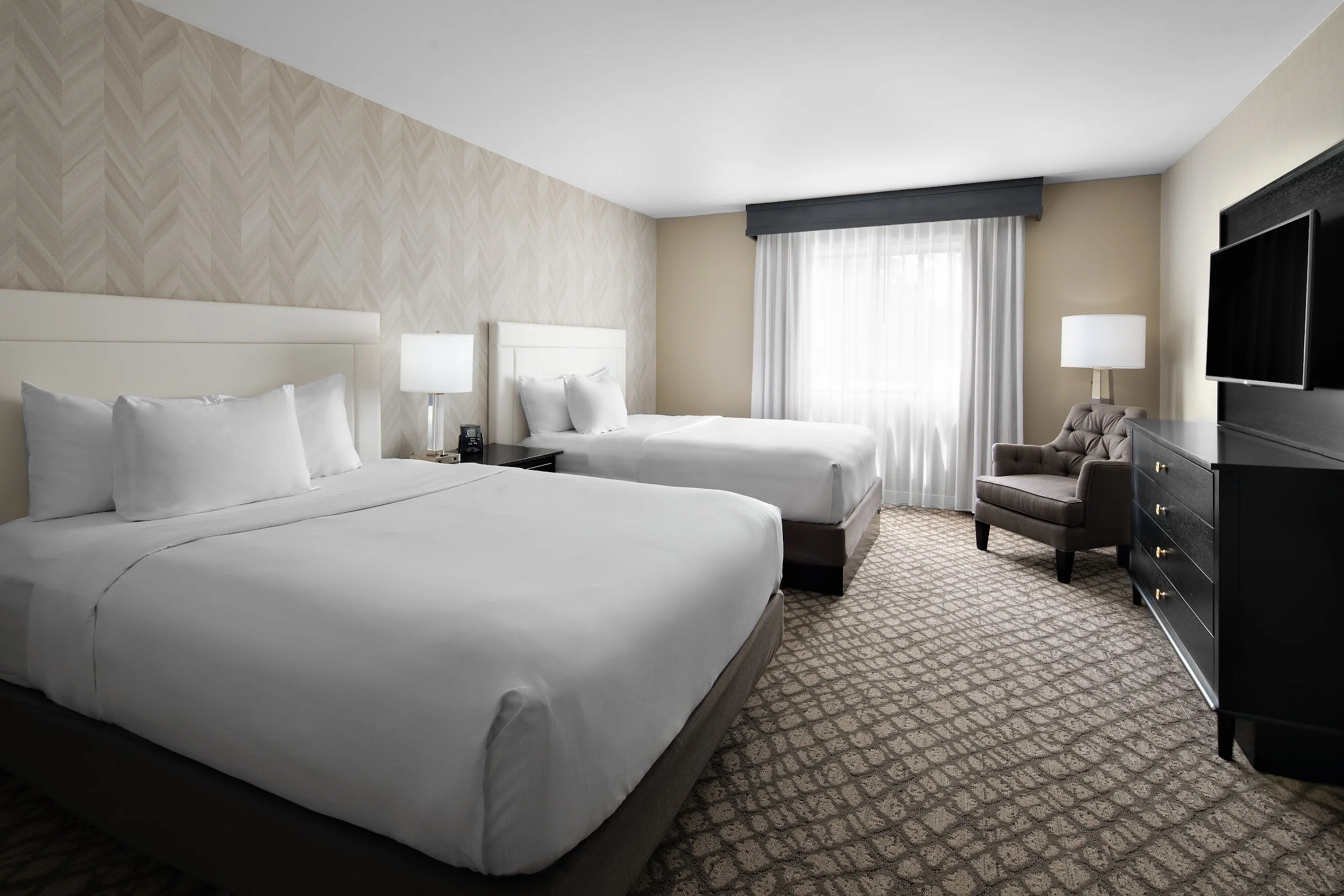 DoubleTree Suites by Hilton Hotel Charlotte - SouthPark gallery image