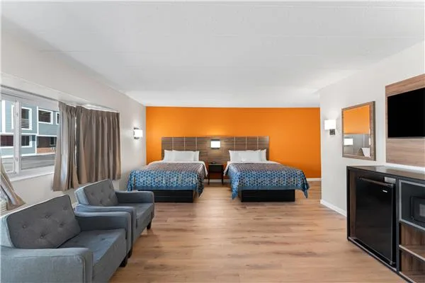 Econo Lodge Cranston - Providence gallery image