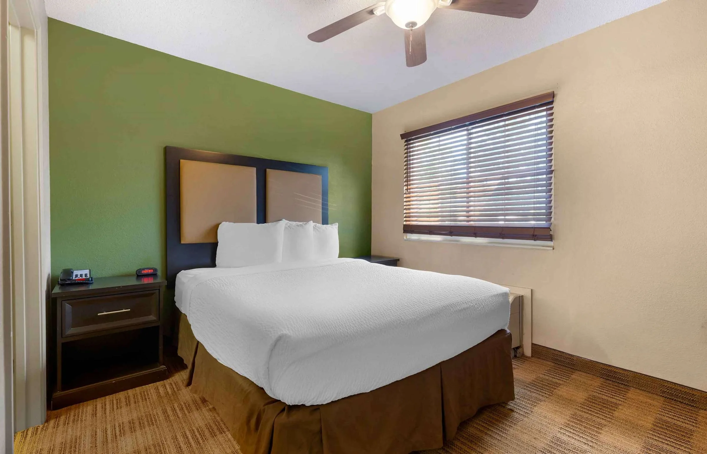 Extended Stay America Select Suites- Warwick - Airport gallery image