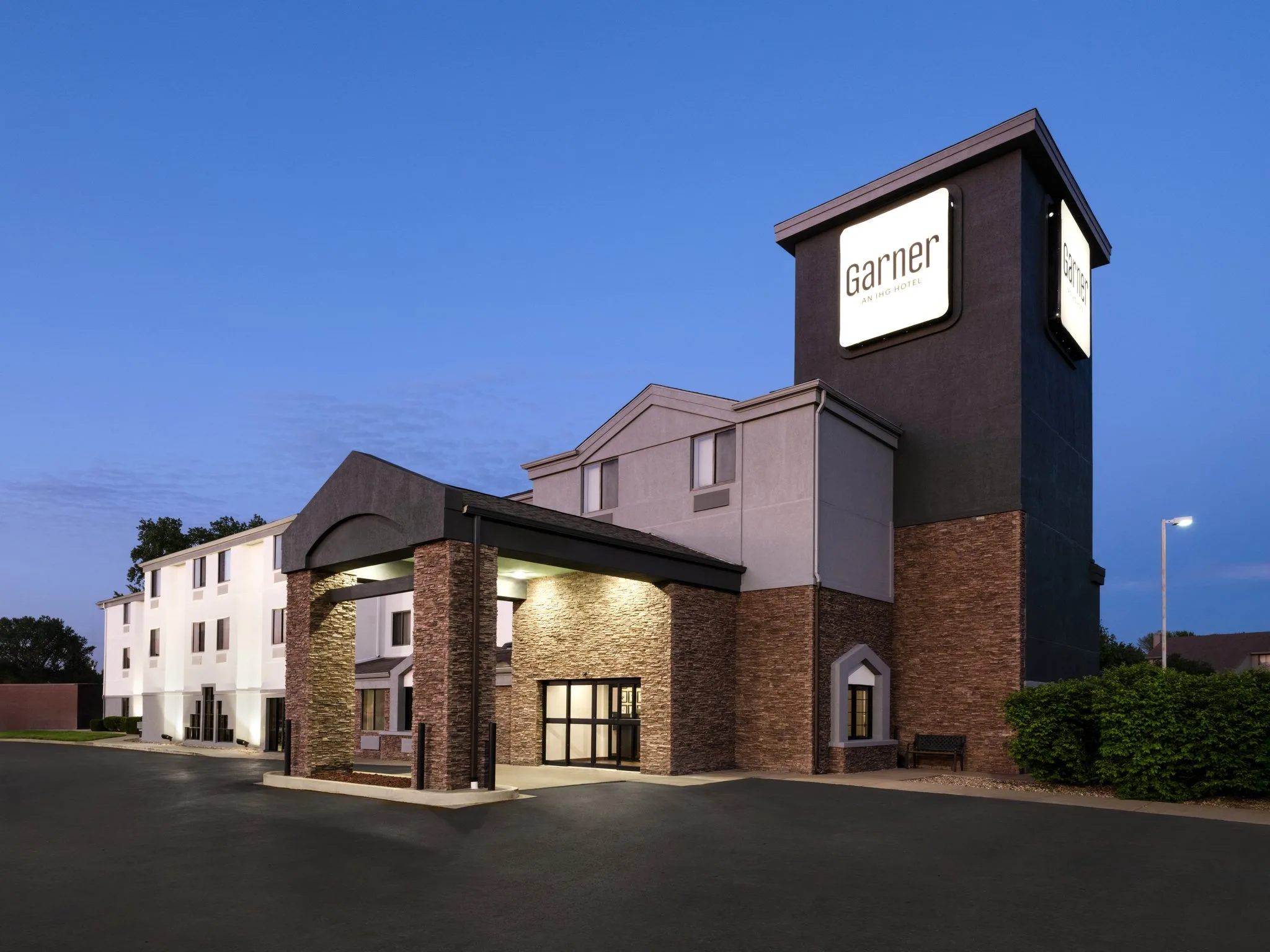 Garner Hotel Topeka West by IHG