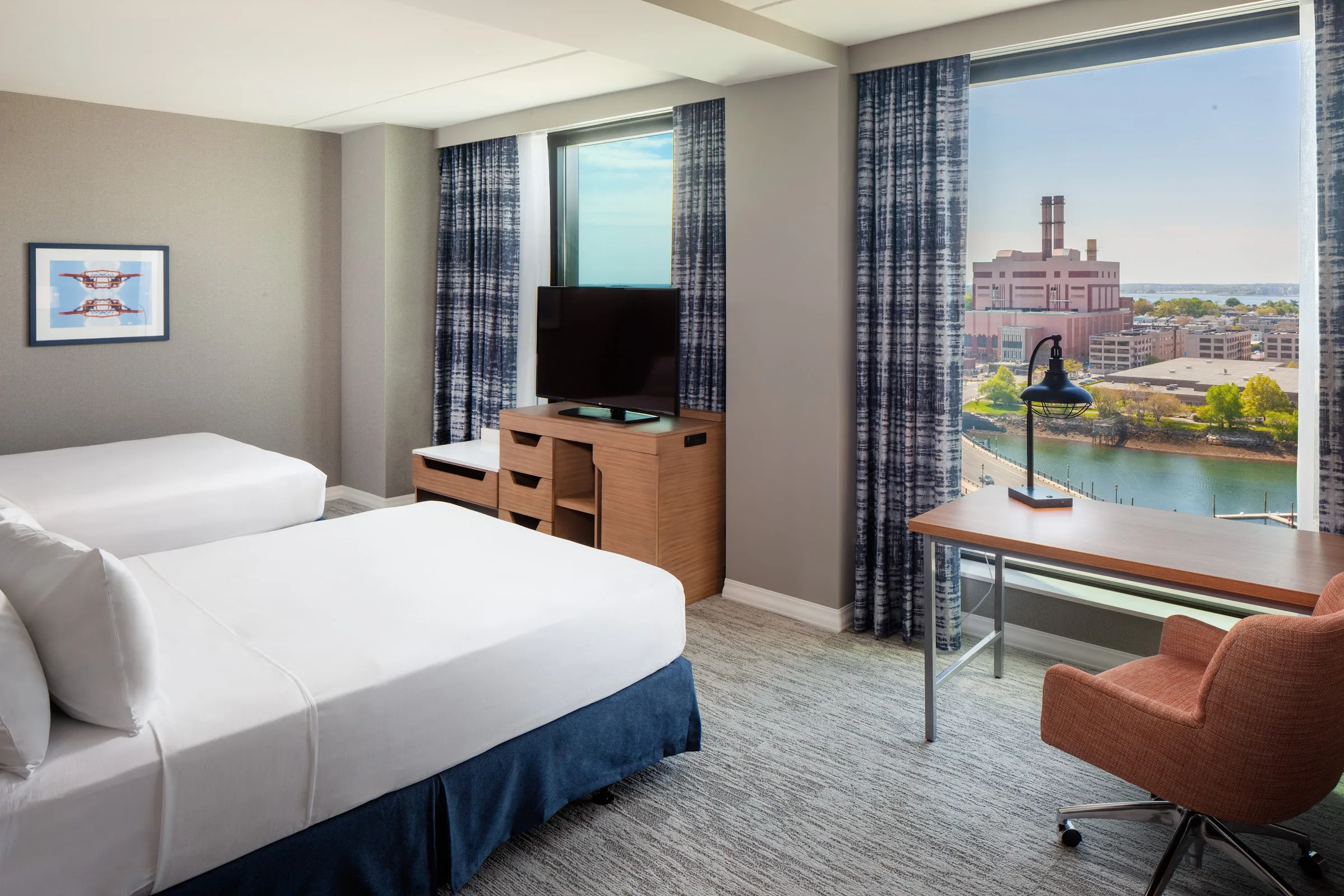 Hampton Inn Boston Seaport District gallery image