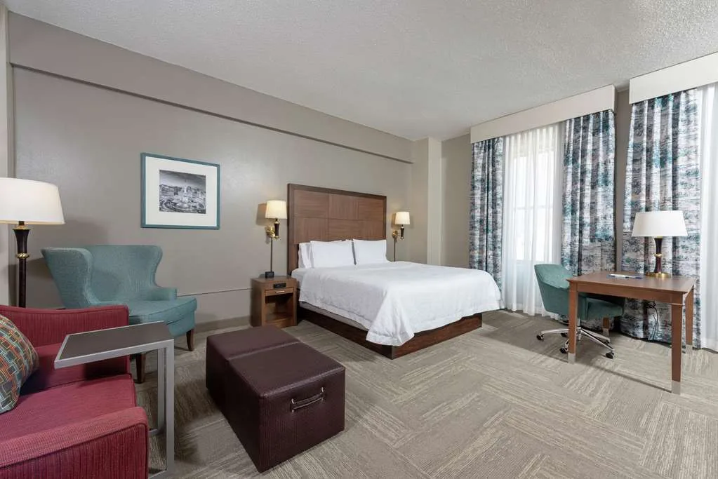 Hampton Inn Indianapolis Downtown Across from Circle Centre gallery image