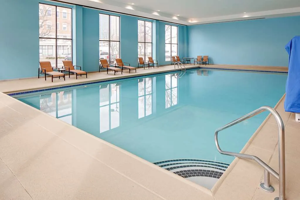 Hampton Inn Louisville Downtown gallery image