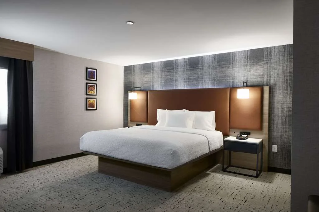 Hampton Inn Newark Airport gallery image