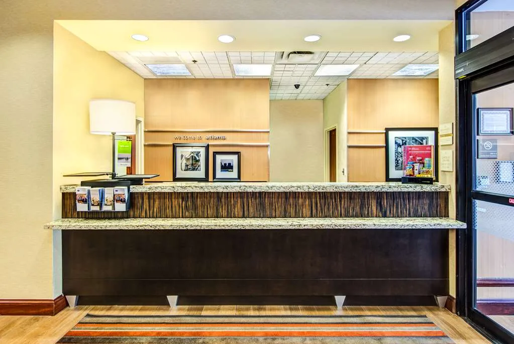 Hampton Inn & Suites Atlanta-Galleria gallery image