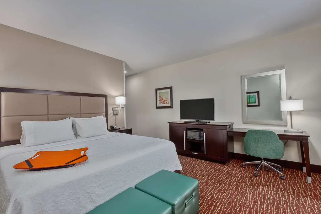 Hampton Inn & Suites Bend gallery image