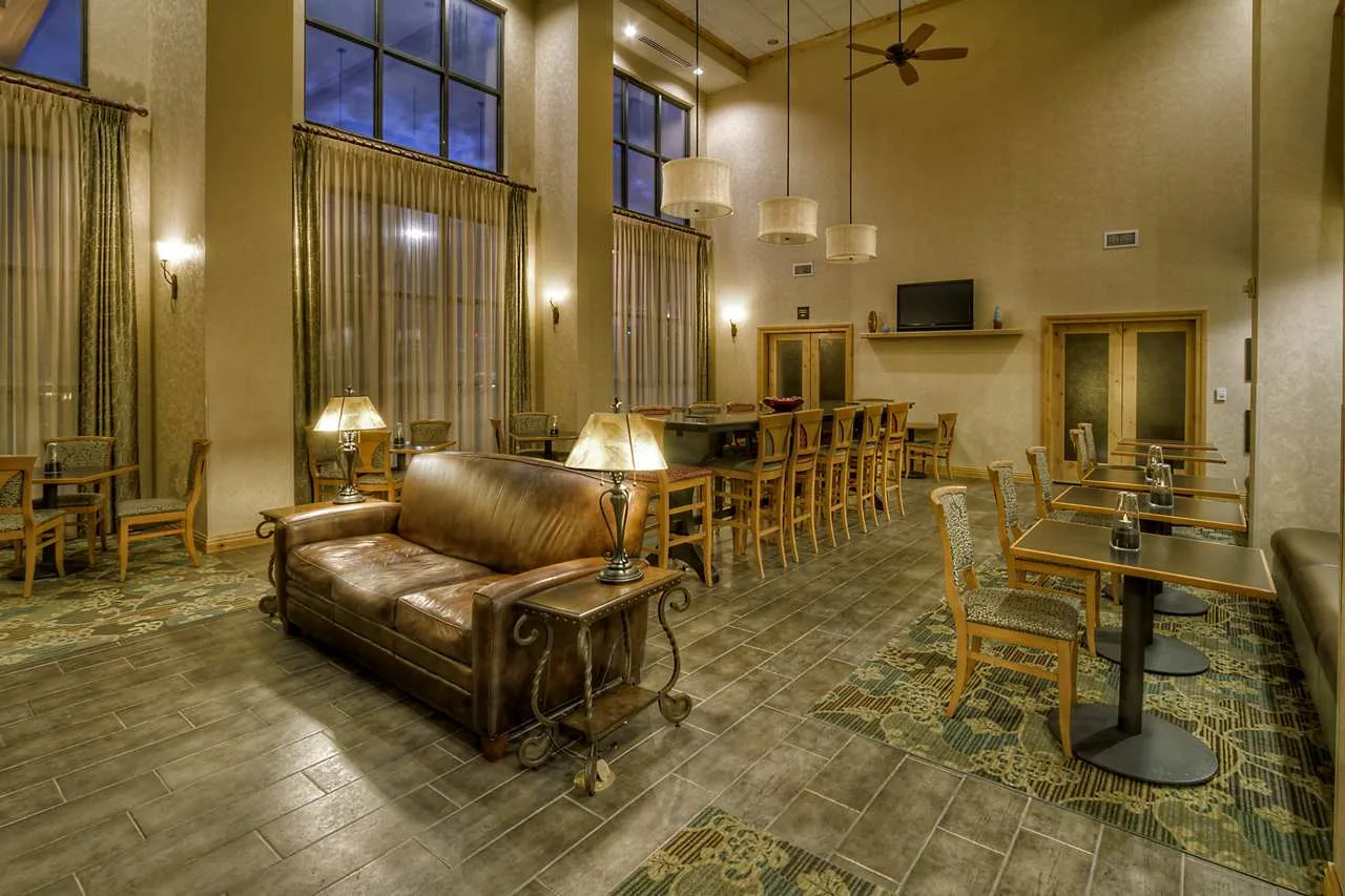 Hampton Inn & Suites Billings West indoor pool