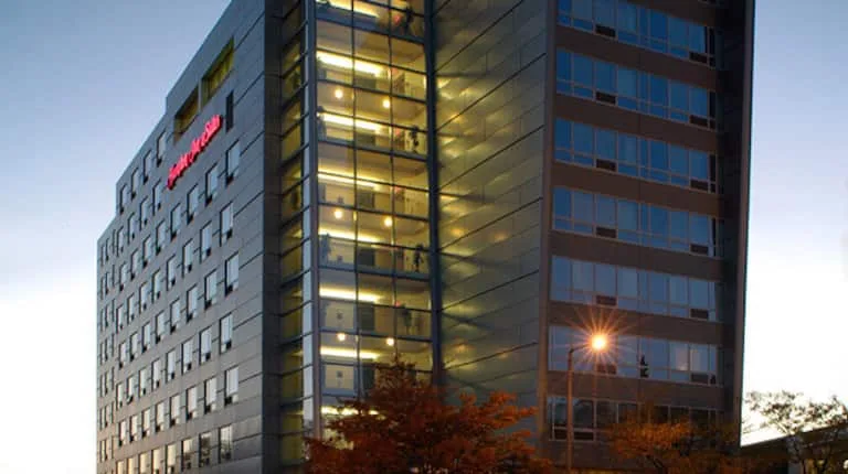 Hampton Inn & Suites Boston Crosstown Center gallery image
