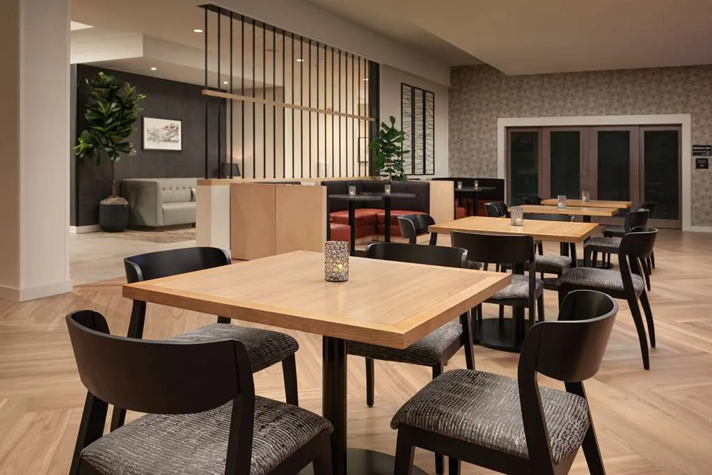 Hampton Inn & Suites Huntsville Downtown gallery image