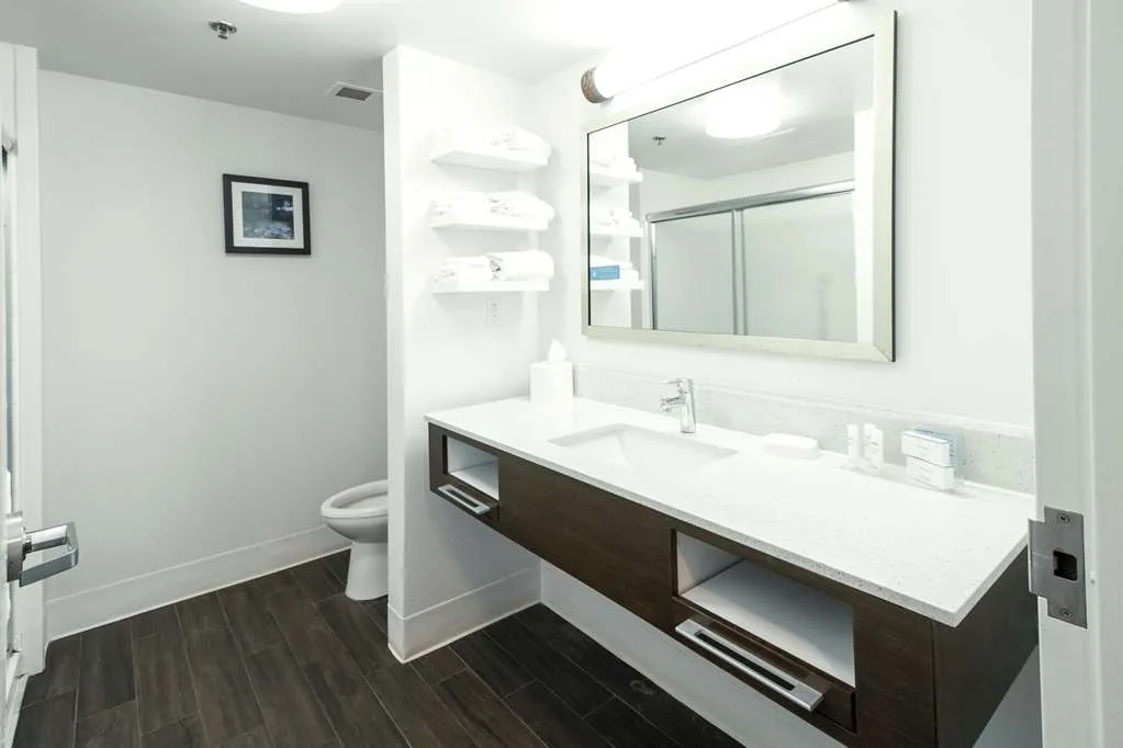 Hampton Inn & Suites Huntsville Hampton Cove gallery image