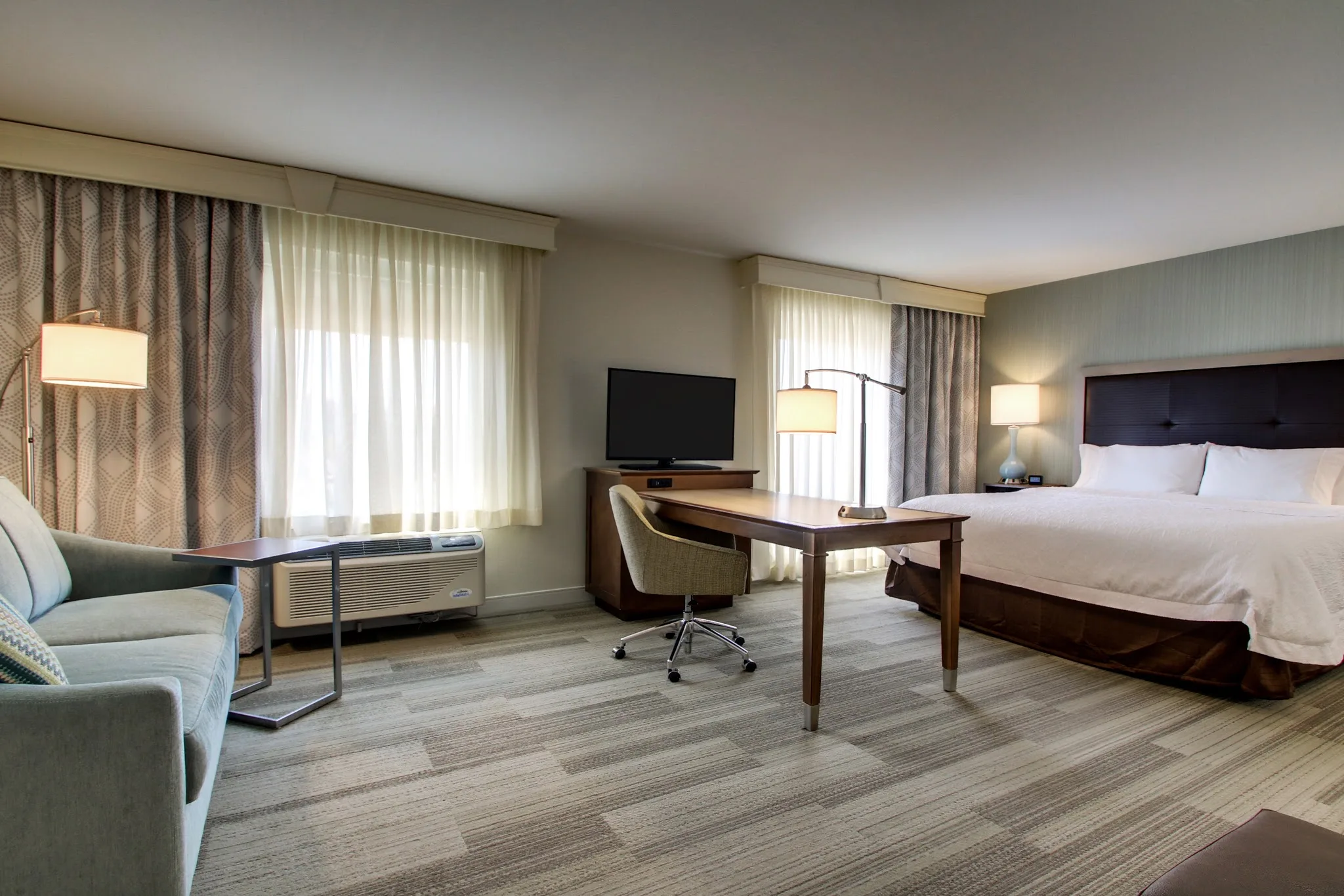 Hampton Inn & Suites Milwaukee West gallery image
