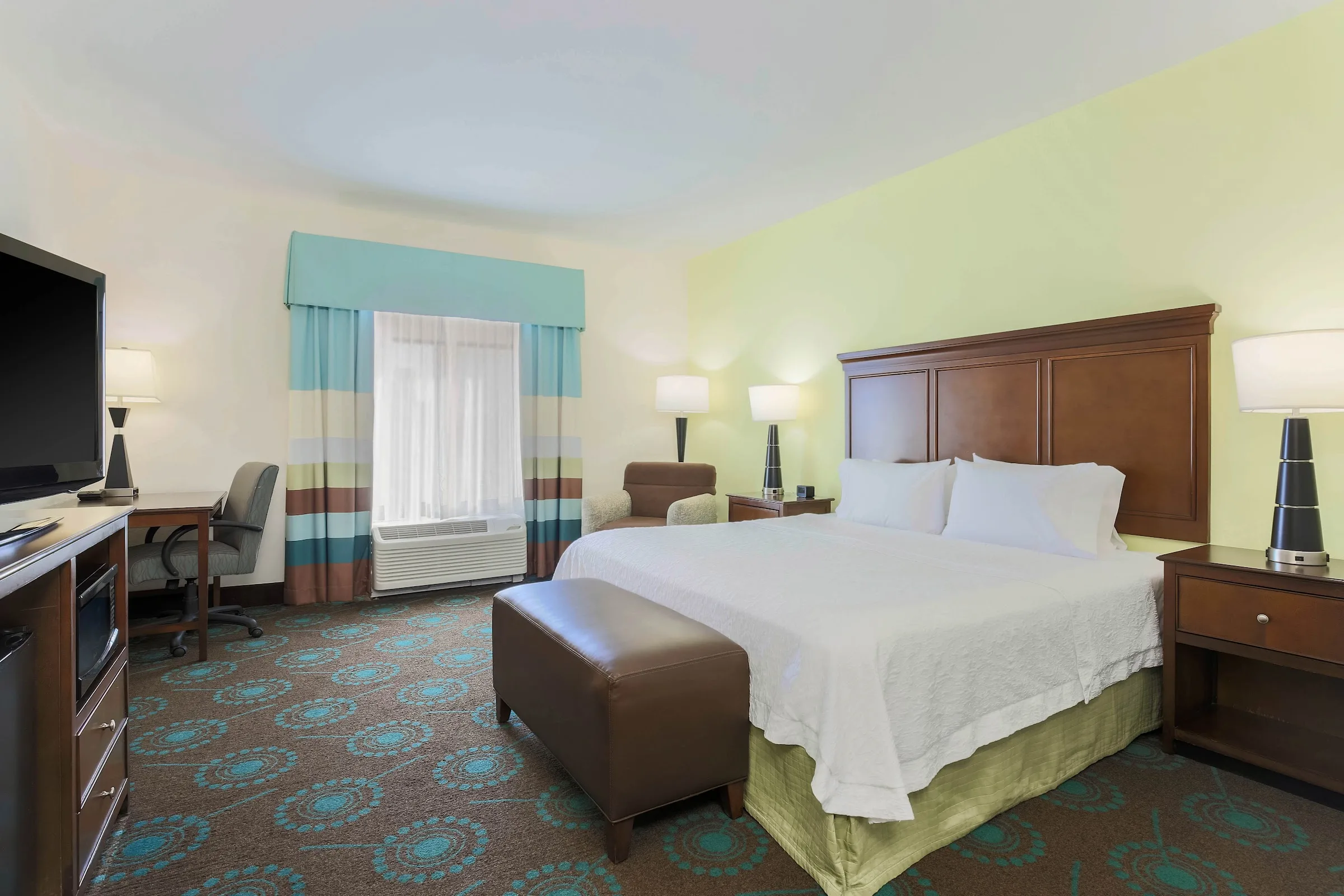 Hampton Inn & Suites Wheeling-The Highlands gallery image