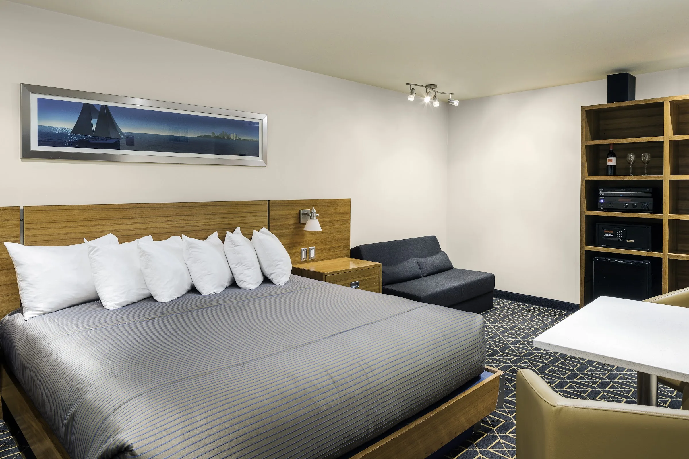 Harborside Inn gallery image