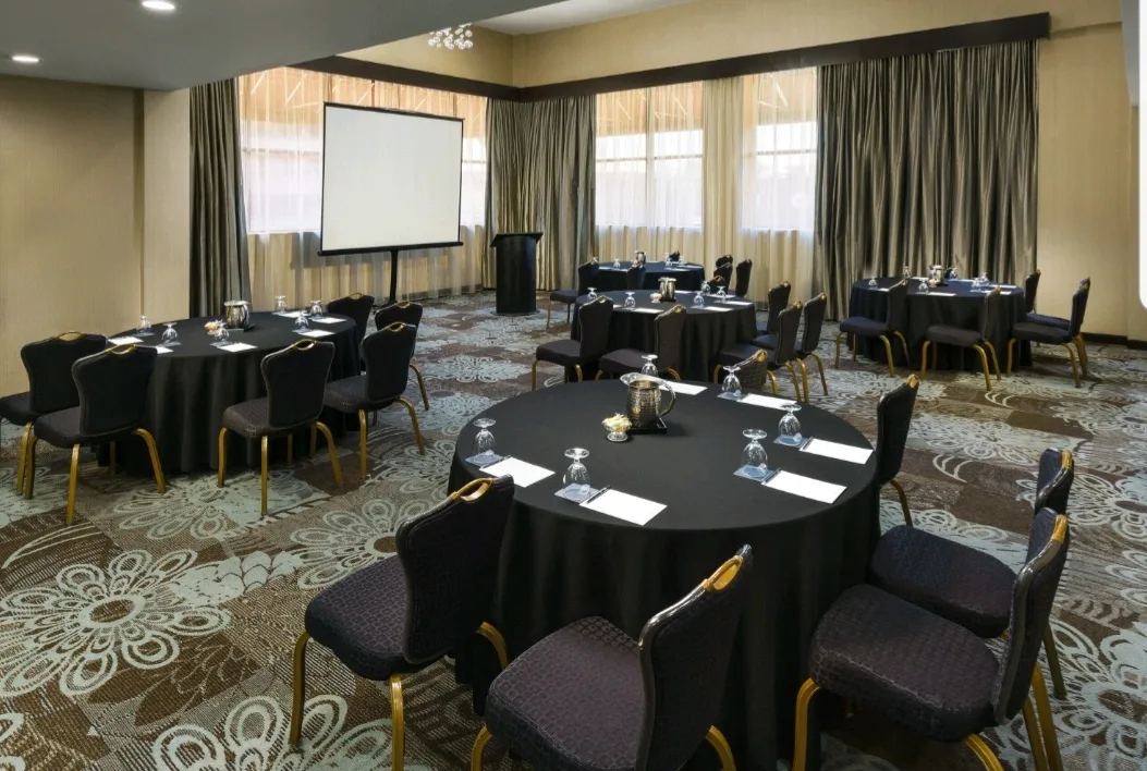 Hilton Charlotte University Place gallery image