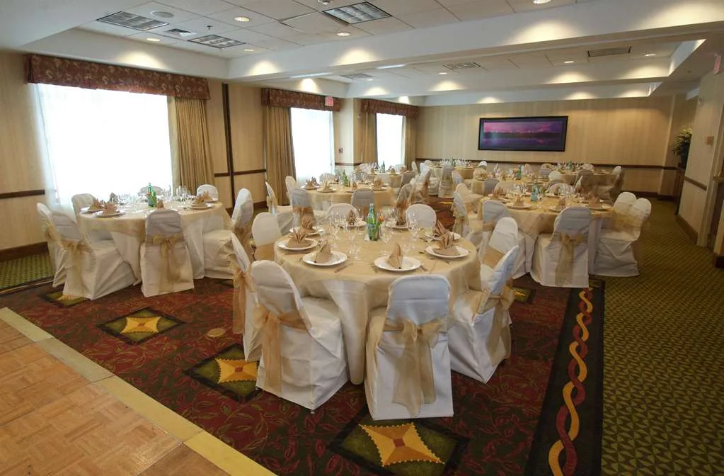 Hilton Garden Inn Anchorage gallery image