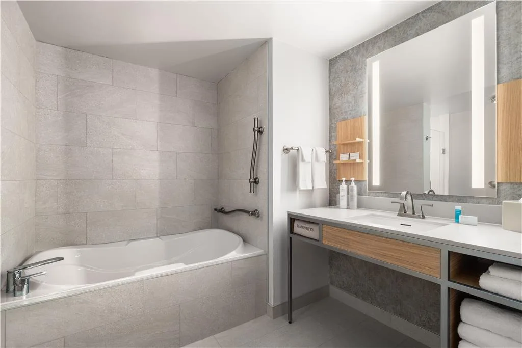 Hilton Garden Inn Arlington Shirlington gallery image