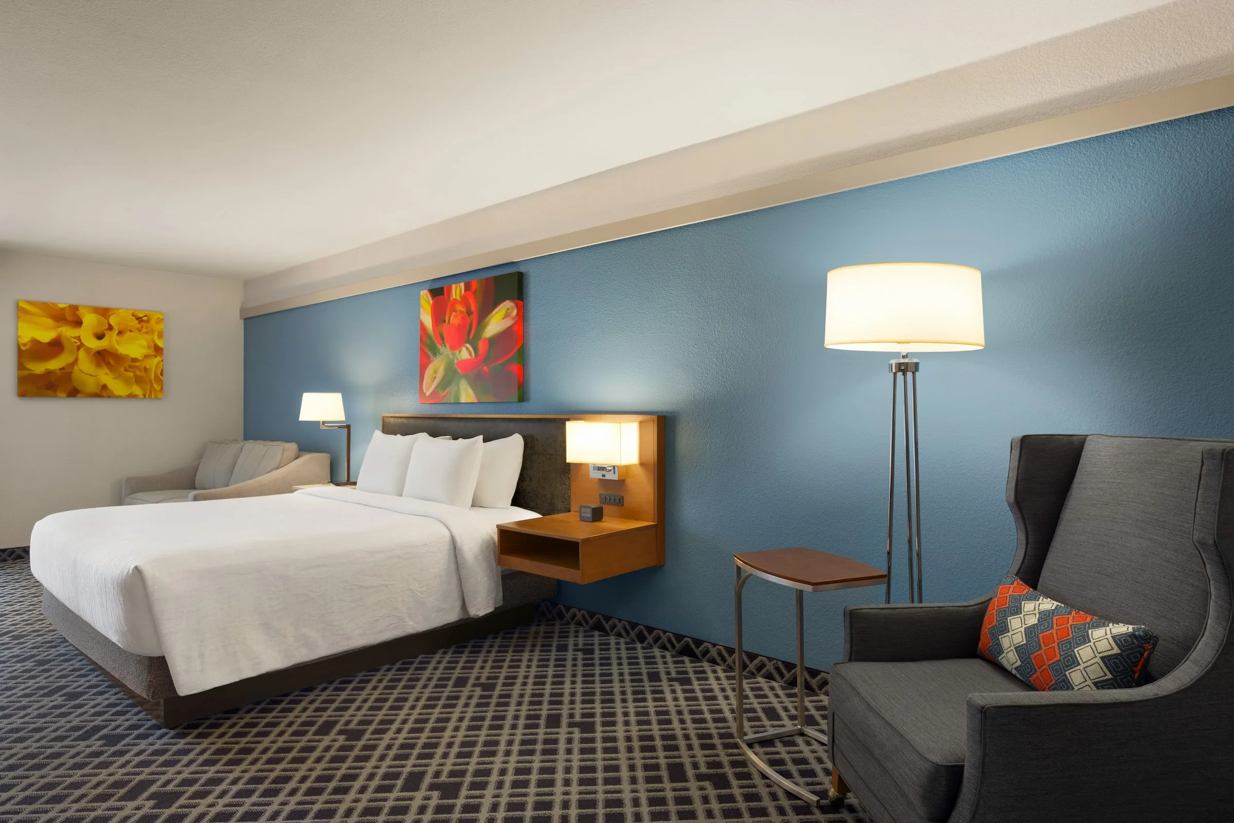 Hilton Garden Inn Dallas/Market Center gallery image