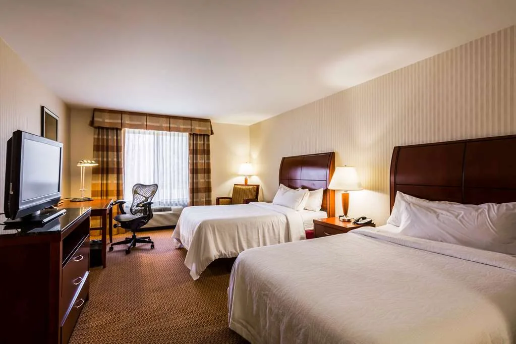 Hilton Garden Inn Milwaukee Northwest Conference Center gallery image