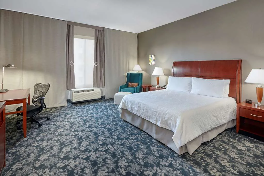Hilton Garden Inn Naperville/Warrenville gallery image