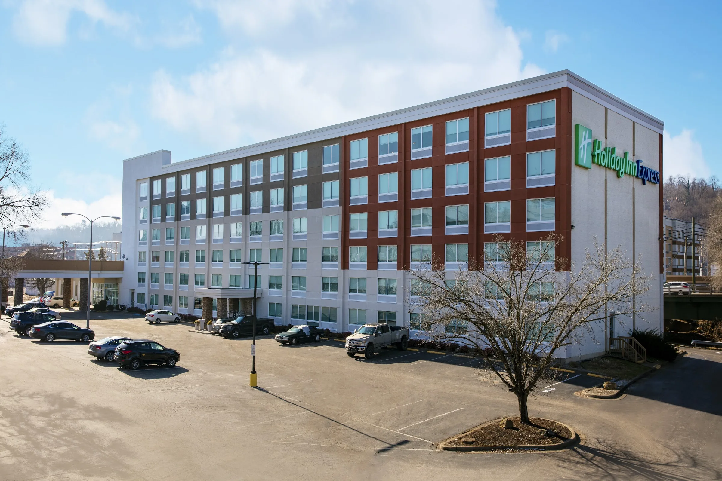 Holiday Inn Express Charleston-Civic Center by IHG primary photo
