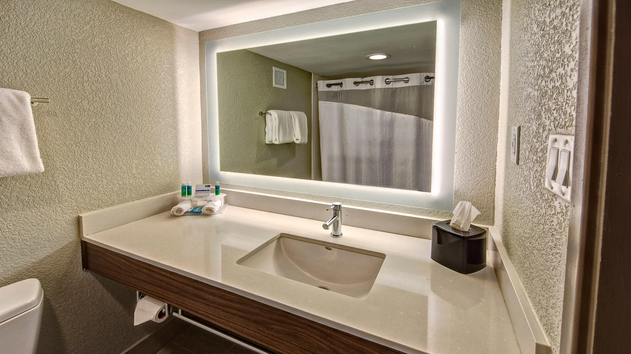 Holiday Inn Express Louisville Airport Expo Center by IHG gallery image