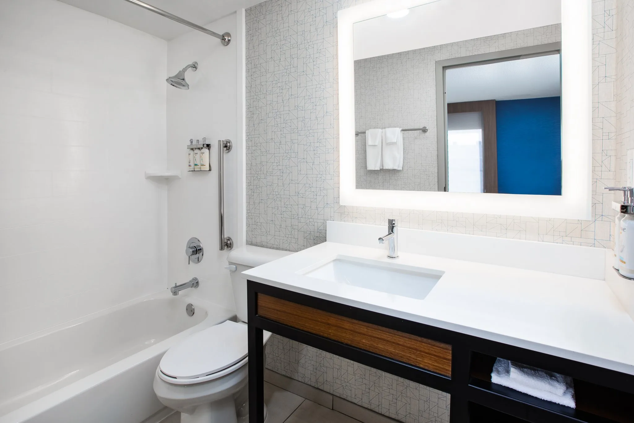 Holiday Inn Express Nashville Downtown - Broadway by IHG gallery image