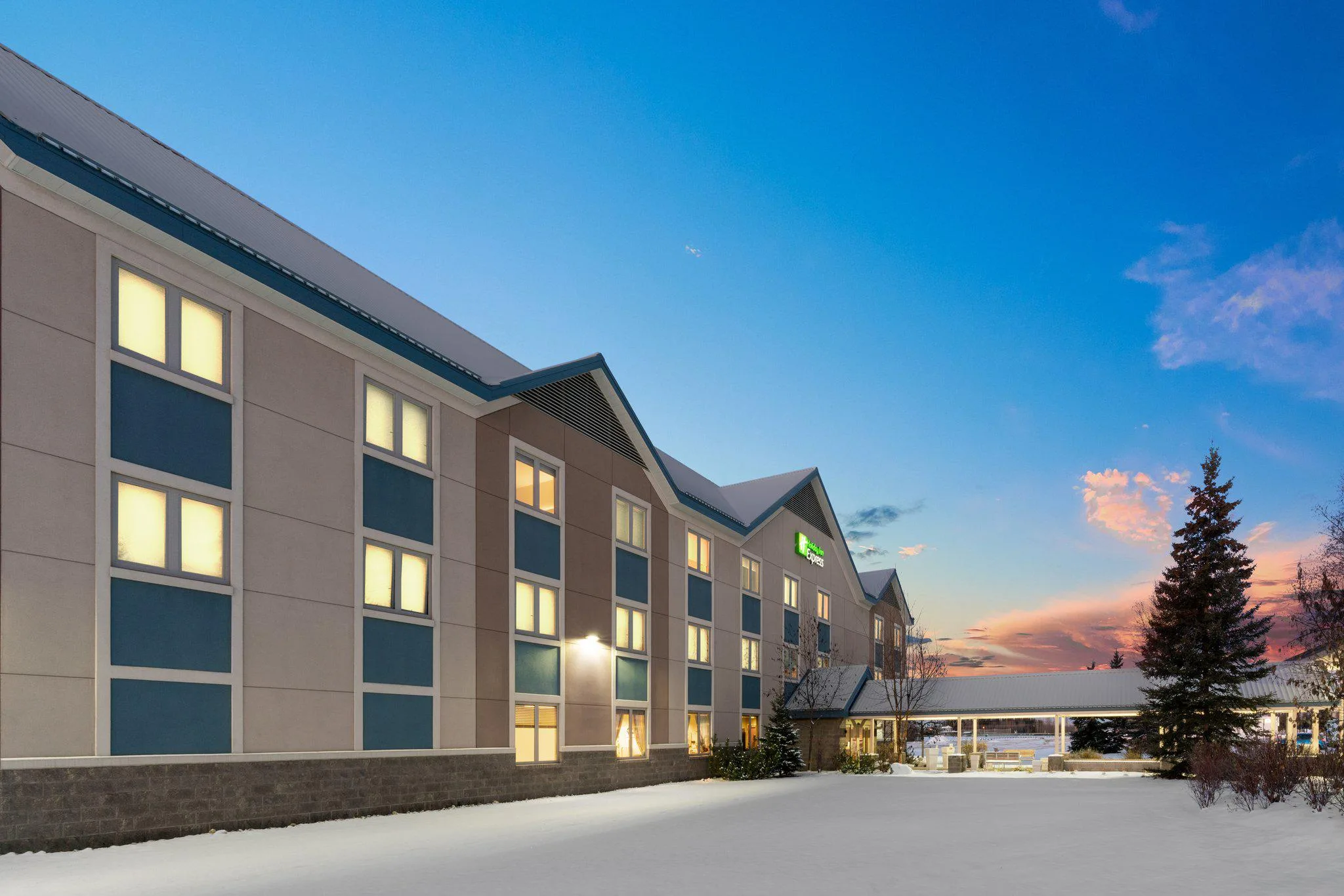 Holiday Inn Express Northern Lights Inn primary photo