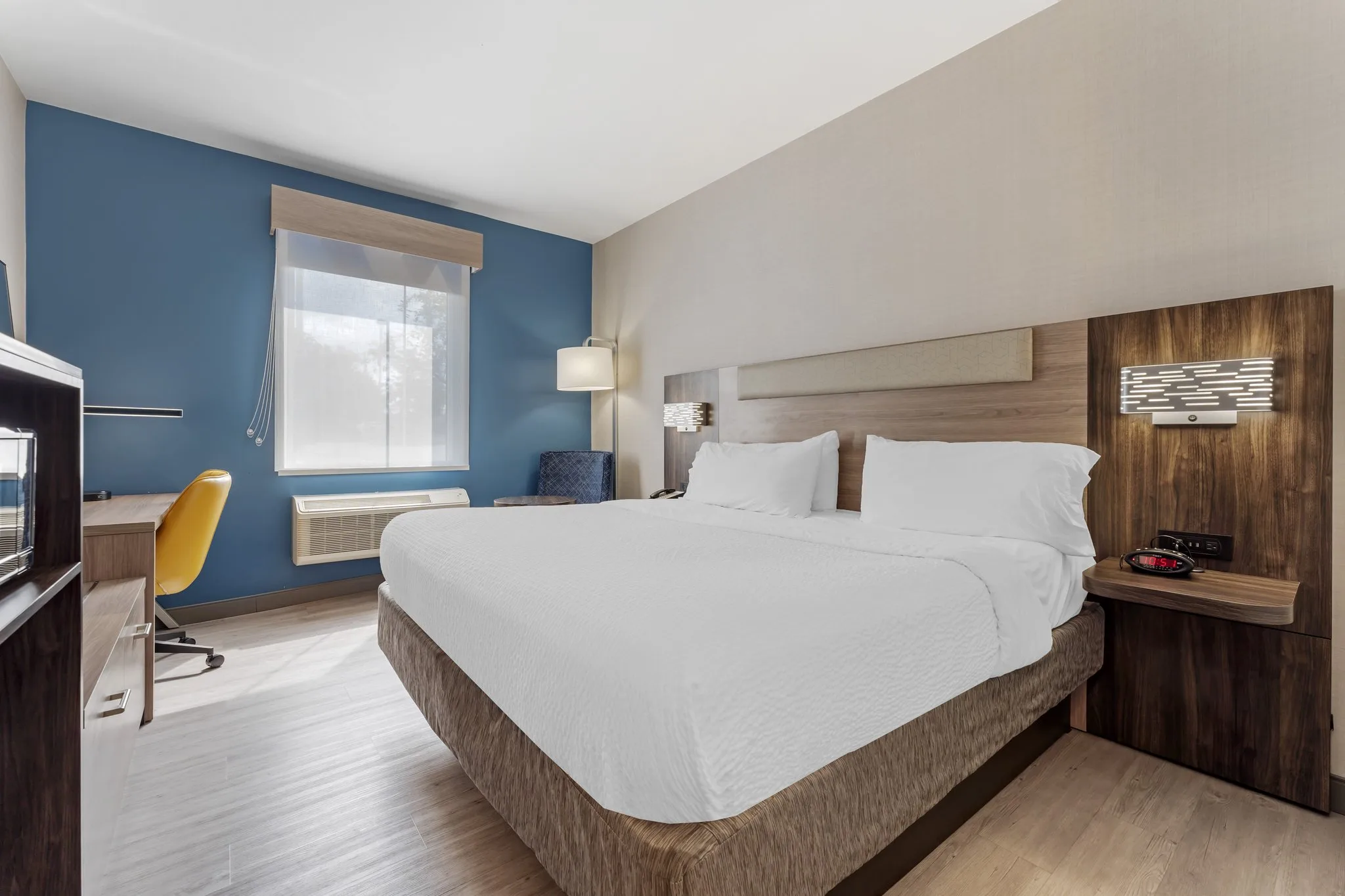 Holiday Inn Express Pittsburgh E - Waterfront Dr by IHG gallery image